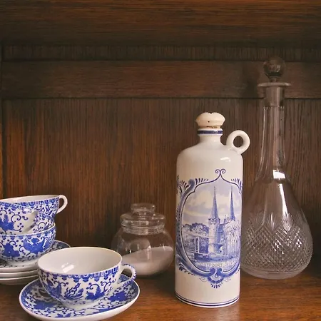 Bea & Blue Delft